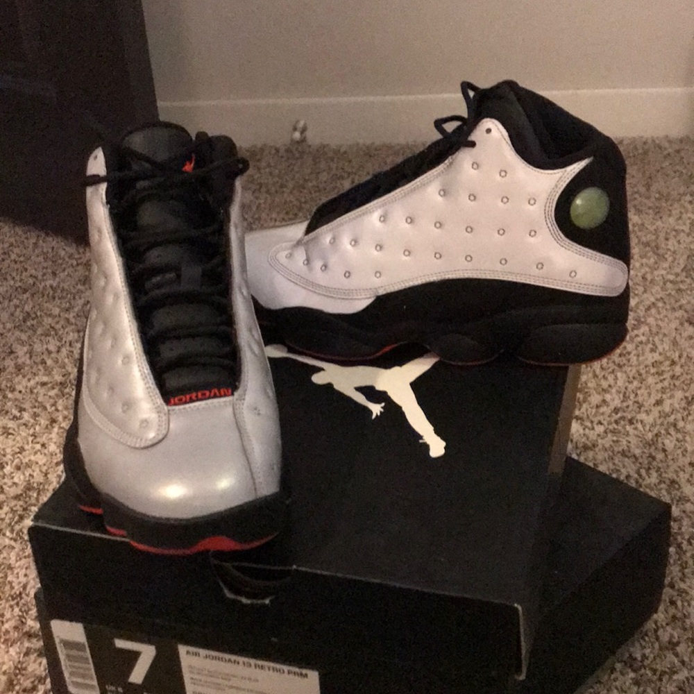 Jordan sneakers men’s size 7 fits women’s 8.5-9